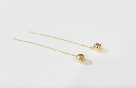 bijuterii aur - Cercei Lungi Tip Fir din Aur Galben 14K – Sfere Diamantate (6 cm, 1g)