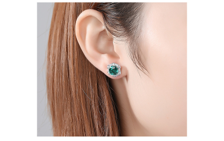 Cercei argint - Cercei pe Ureche din Argint 925 cu Cristal Hexagonal Verde și Contur Geometric din Zirconiu