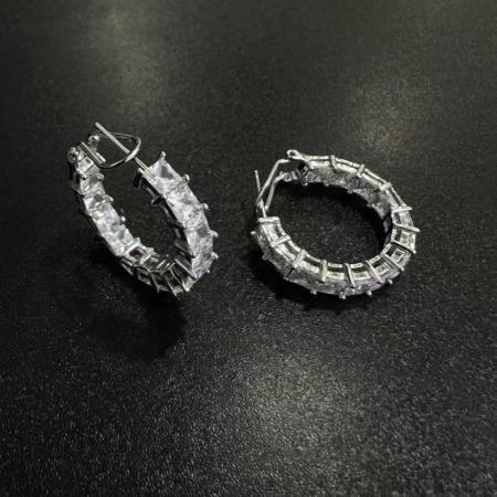 Cercei argint - Cercei Rotunzi din Argint 925 cu Cristale în Tăietură Pătrată (Princess Cut)