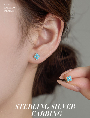 Cercei argint - Cercei Stud din Argint 925 Placați cu Aur „Turquoise Clover” – Cu Design Trifoi Norocos și Bordură Granulată