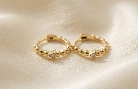 CERCEI AUR 14K CU DIAMANT NATURAL - Cercei Verigi Perlate din Aur Galben 14K cu Triunghi și Diamante Naturale E-F/SI