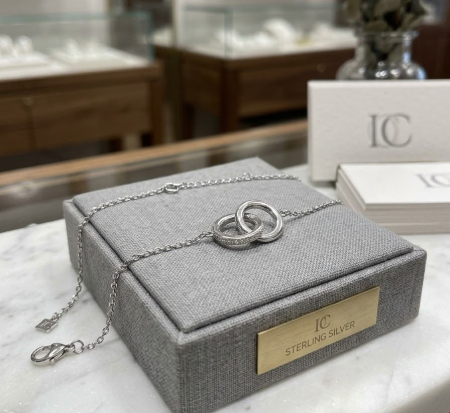 OUTLET - Colier din Argint 925 cu Doua Cercuri Intercalate si Zirconiu – Simbolul Conexiunii Eterne si Stil Minimalist