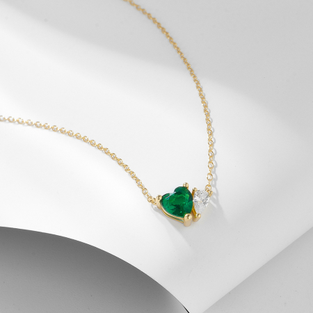 Colier din Argint 925 cu Pandantiv Două Inimi Asimetrice, Zirconia Verde Smarald și Alb Transparent [1]