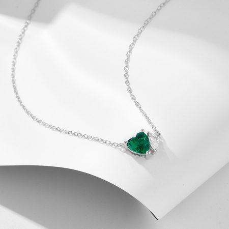 Lant argint 925 dama - Colier din Argint 925 cu Pandantiv Două Inimi Asimetrice, Zirconia Verde Smarald și Alb Transparent