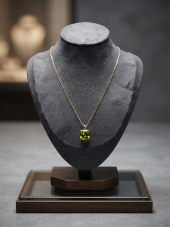 Bijuterii argint 925 - Colier din Argint 925 Placat cu Aur „Peridot Cushion” – Lanț Fin cu Pandantiv Piatră Verde Fațetată, 40+5 cm, 2,86g