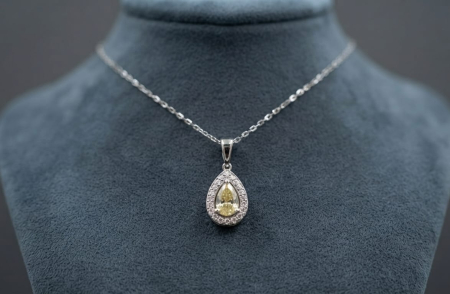 bijuterii diamant - Colier din Aur de 14K cu Diamant  și Halo – Eleganță Regală