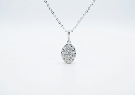 bijuterii diamant - Colier din Aur de 14K cu Medalion Oval și Diamante Naturale 0.09ct