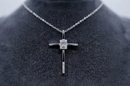 LANT AUR CU DIAMANTE NATURALE - Colier din Aur de 14K cu Pandantiv Cruce și Diamante Naturale 0.20ct
