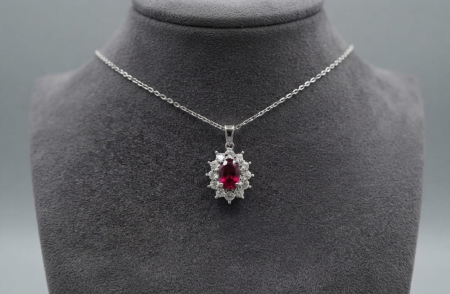 LANT AUR CU DIAMANTE NATURALE - Colier din Aur de 14K cu Piatră Roșie și Aureolă Stelată din Diamante