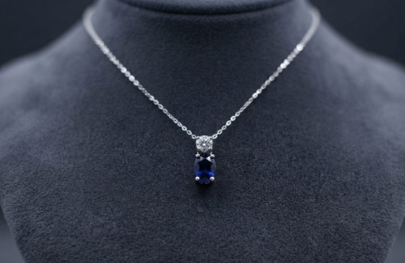 LANT AUR CU DIAMANTE NATURALE - Colier din Aur de 14K cu Safir și Diamant Natural – Eleganță Verticală