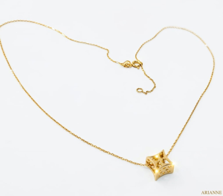 Lant aur 14k - Colier din Aur Galben 14K cu Pandantiv Cub Geometric și Decupaje Trifoi