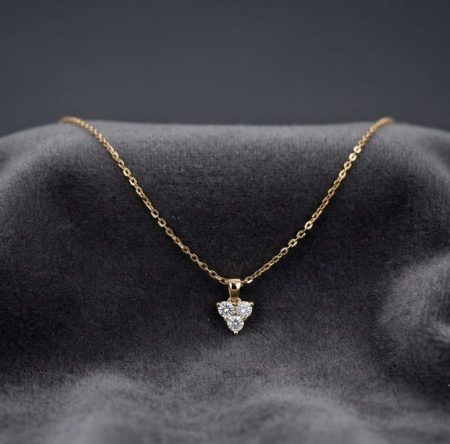bijuterii diamant - Colier din Aur Galben de 14K cu Pandantiv Trilogie din Diamante în Formă de Inimă