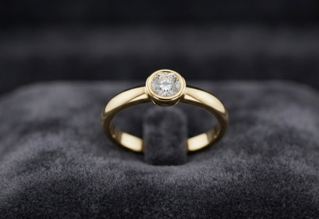 inele cu diamant - Inel de Logodnă din Aur Galben 14K cu Diamant Natural în Montură Bezel