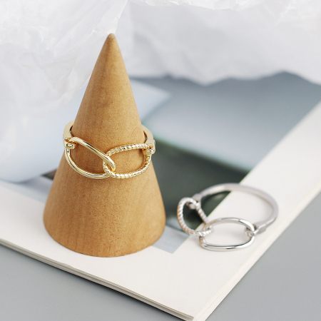 Inel argint 925 - Inel din Argint 925 Aurit „Interlinked Knot” – Eleganță Caldă și Zale Întrepătrunse