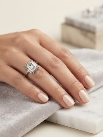 Inel argint 925 - Inel din Argint 925 cu Zirconiu Emerald Cut și Halo Baguette (3.00g) – Eleganță în Stil Ballerina