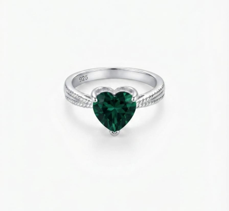 Inel argint 925 - Inel din Argint 925 cu Zirconiu Verde Smarald în Formă de Inimă – Colecția Emerald Love