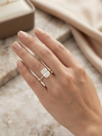 Inel argint 925 - Inel din Argint 925 placat cu aur 14k Radiant Glam cu Zirconiu Dreptunghiular, Model Solitaire Pavé