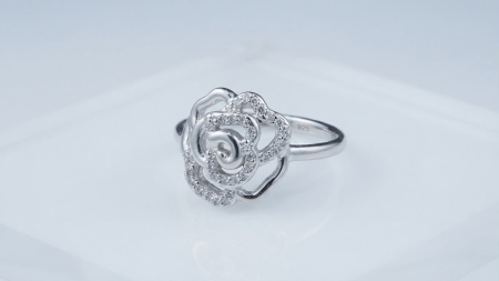 OUTLET - Inel din Argint 925 „Trandafir Strălucitor” – Design Floral Tridimensional cu Pavé de Zirconia, 2,8gr