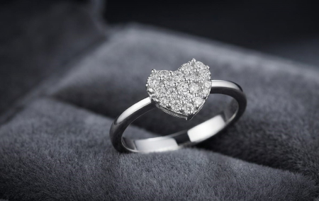 inele cu diamant - Inel din Aur Alb de 18K cu Inimă din Diamante – Simbolul Iubirii Pure