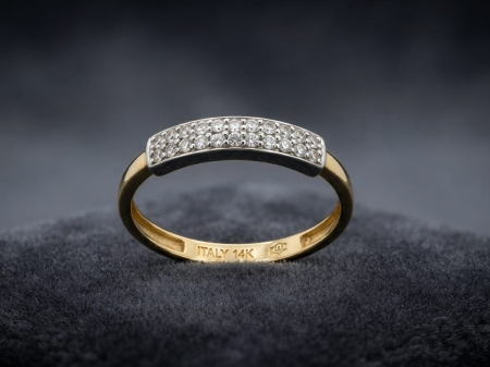 bijuterii aur - Inel din Aur Bicolor 14K – Bandă Pavată cu Zirconiu (Stil Verighetă)