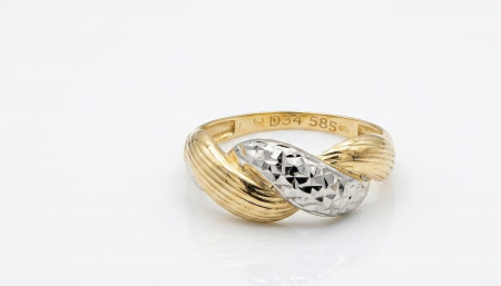 Inele aur 14k - Inel din Aur Bicolor 14K cu Împletitură Diamantată și Striată – Marcaj 585