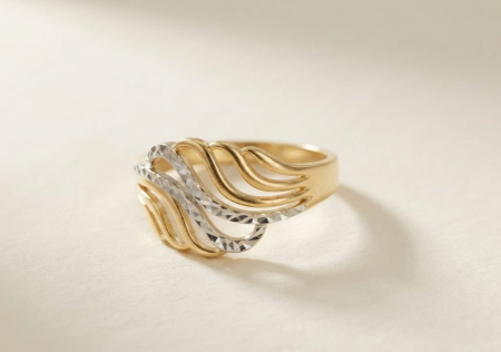 Inele aur 14k - Inel din Aur Bicolor 14K – Valuri Fluide și Sclipiri Diamantate