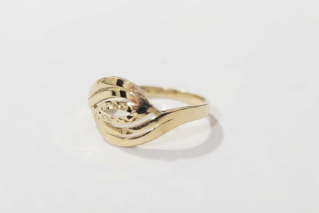 Inele aur 14k - Inel din Aur Galben 14K – Armonie de Valuri și Sclipiri Diamantate