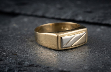 Inele aur 14k - Inel Ghiul din Aur Bicolor 14K (Galben și Alb) cu Detalii Diagonale – 2.4 g