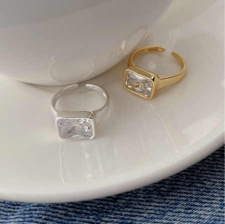 Inel argint 925 - Inel Reglabil din Argint 925 Placat cu Aur – Cristal Rectangular Radiant