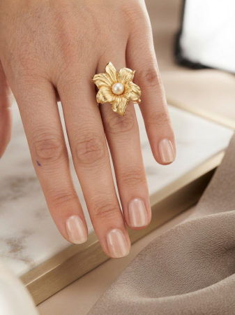 Inel argint 925 - Inel Reglabil din Argint 925 Placat cu Aur – Model Floare Texturată cu Perlă, 5.90g