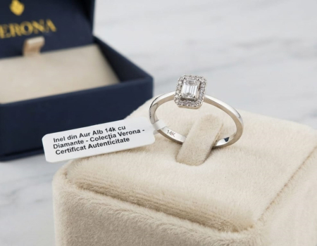 bijuterii diamant - Inel Solitaire din Aur Alb 14K cu Diamant Baguette și Halou 0.08 CT – Colecția Verona