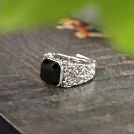 bijuterii barbati - Inel Statement Gothic-Vintage – Design „Molten Metal” și Piatră Neagră