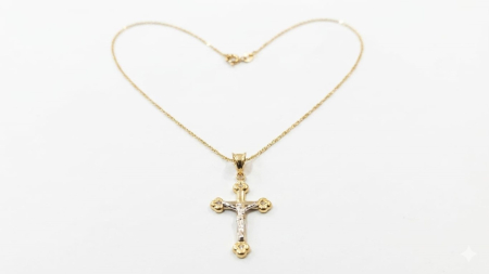 LANT BARBAT AUR 14K - Lanț din Aur Galben 14K cu Pandantiv Crucifix Bicolor și Detalii Decorative