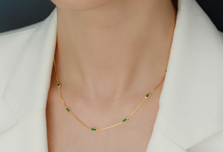 Lant argint 925 dama - Lănțișor din Argint 925 Aurit „Emerald Baguette” – Rafinament Geometric și Verde Smarald