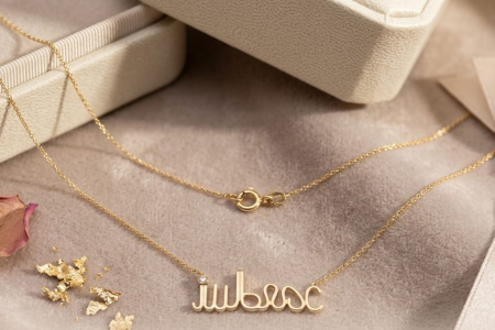 Lant aur 14k - Lănțișor din Aur Galben 14K cu Pandantiv Scris „iubesc” și Diamant/Zirconiu