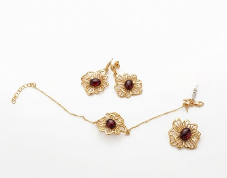 Set argint 925 - Set Bijuterii din Argint 925 Placat cu Aur „Royal Blossom”: Colier, Brățară și Cercei cu Granat Natural,