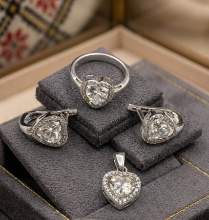 Set argint 925 - Set Complet din Argint 925 „Pure Love” – Inel, Cercei și Pandantiv cu Inimi din Zirconiu și Halo Strălucitor, 9.2g