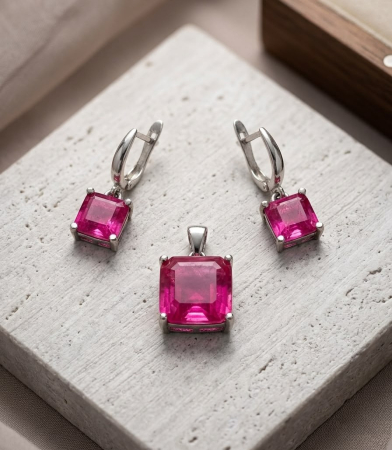 Set argint 925 - Set din Argint 925 „Fuchsia Empress” – Pandantiv și Cercei Drop cu Zirconii Solitare Tăietură Emerald, 6.1g