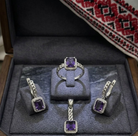Set argint 925 - Set din Argint 925 „Royal Emerald Cut” – Inel, Cercei și Pandantiv cu Zirconii Violet și Halo Strălucitor, 9g