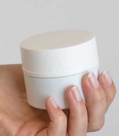 Materiale  - Borcan sticlă mată albă cu capac și disc AK 50 ml