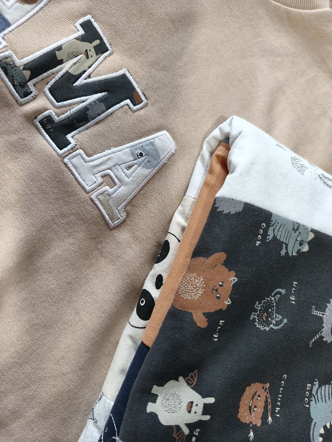 Pătură memory patchwork realizată din hăinuțele copilului [8]