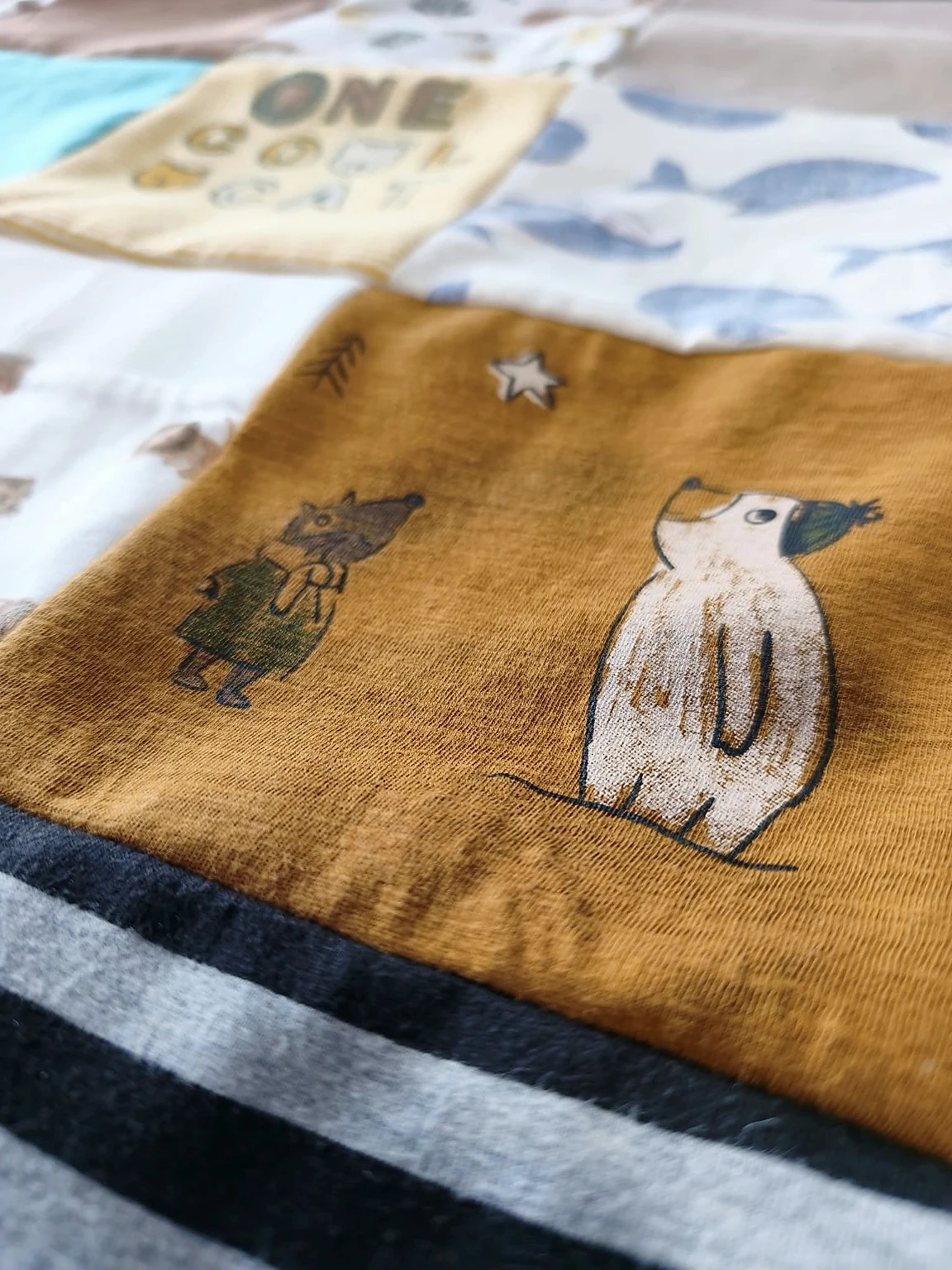 Pătură memory patchwork realizată din hăinuțele copilului [3]