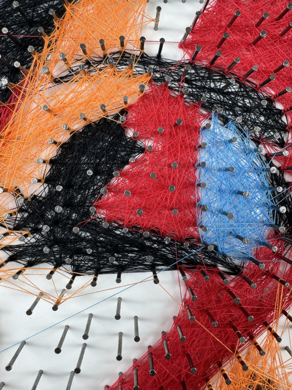 COLORED FACE STRING ART [3]