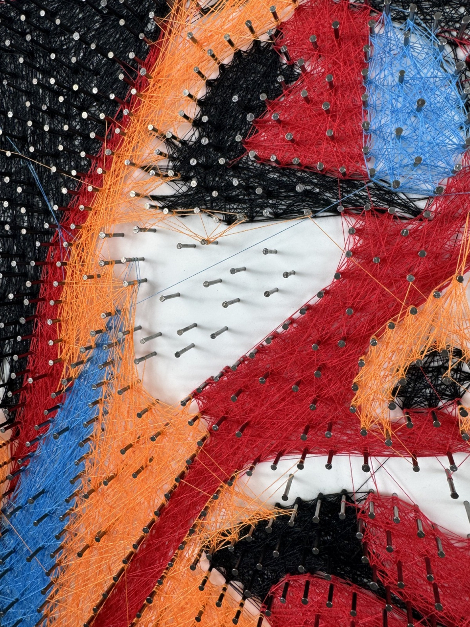 COLORED FACE STRING ART [4]