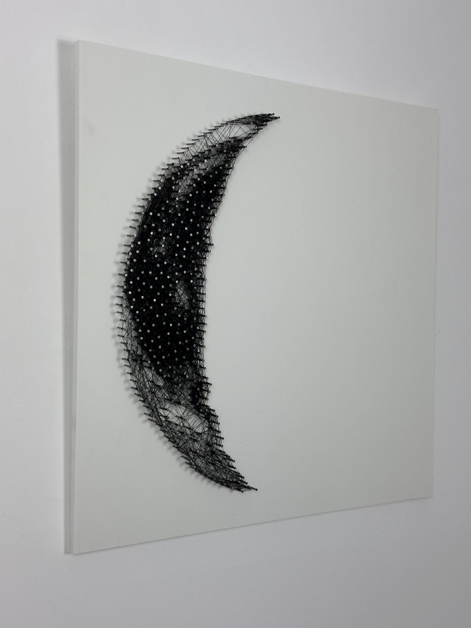 CRESCENT MOON STRING ART [2]