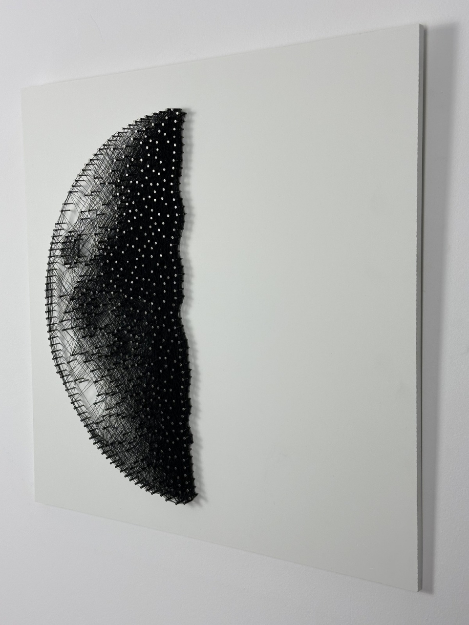 HALF MOON STRING ART [2]