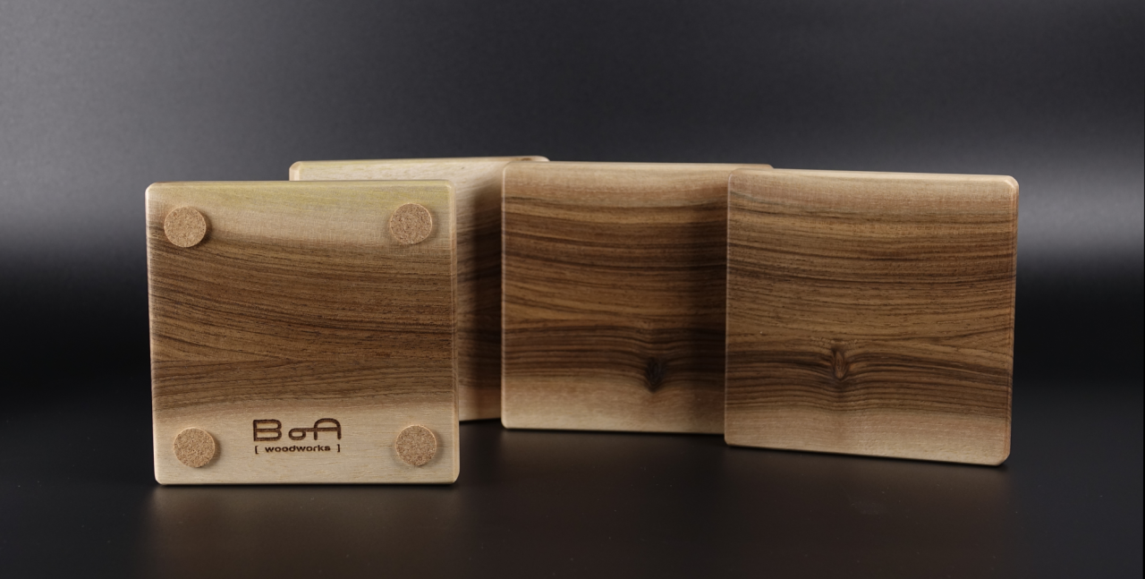 suport-pahare-nuc-hourglass-lemn-masiv-handmade [5]