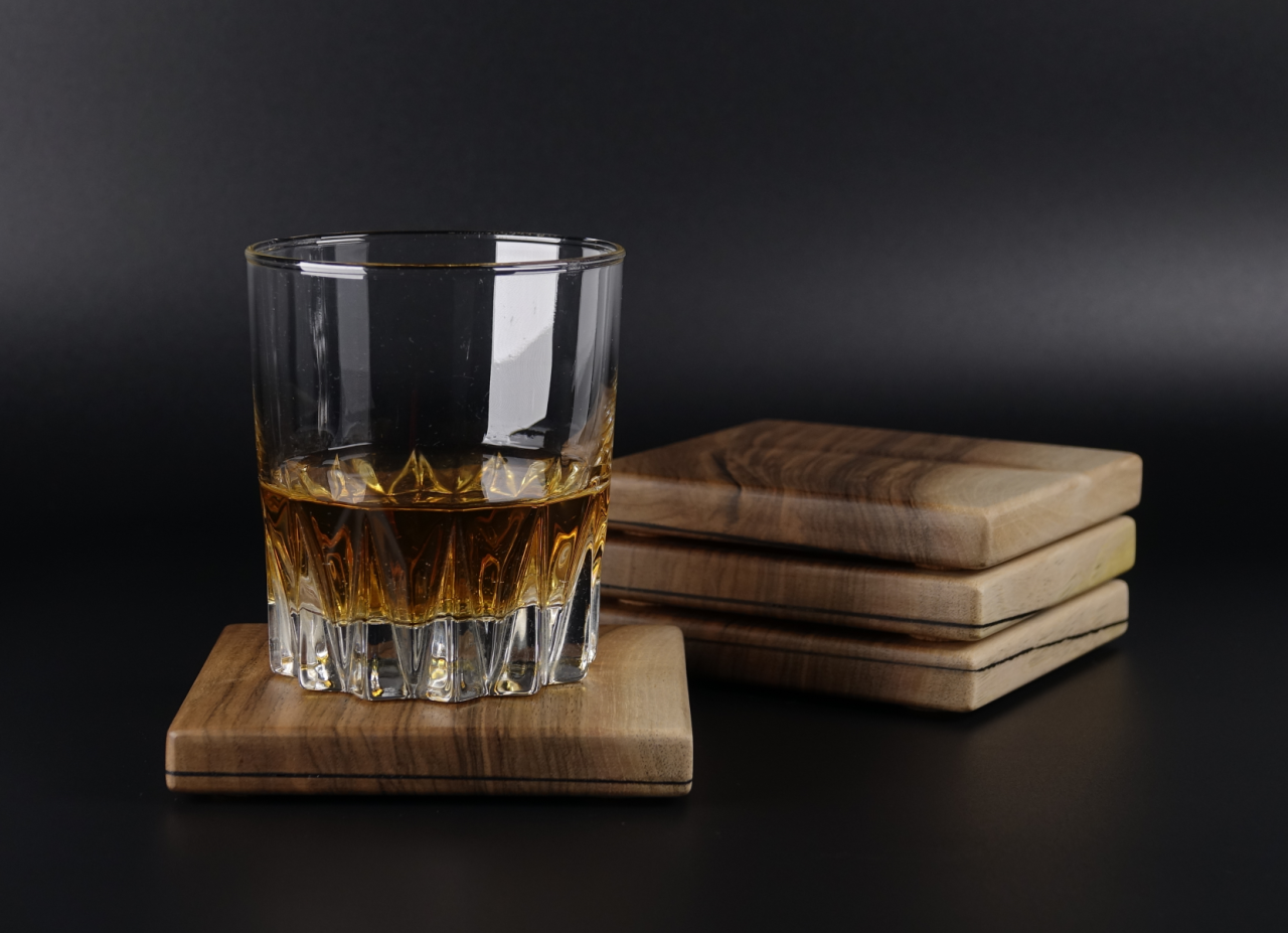 suport-pahare-nuc-slope-lemn-masiv-handmade [2]