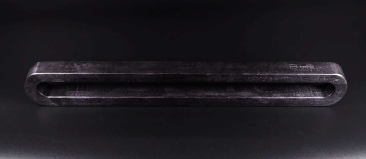 suport-prosop-paltin-negru-perete-handmade [4]