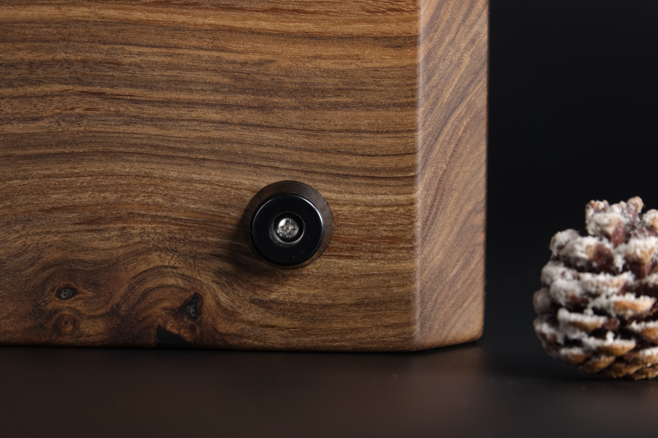 tocator-nuc-masiv-live-edge-artizanal-premium [4]